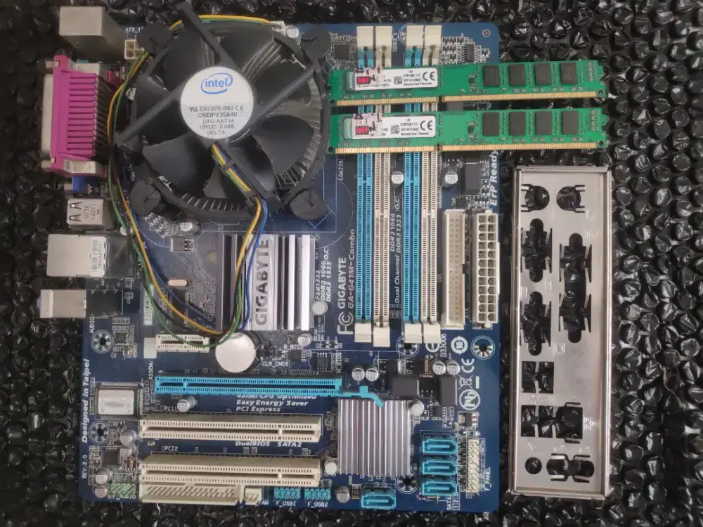 Main Board Gigabyte GA-G41M Core2duo Ram 4gb Kingston Normal