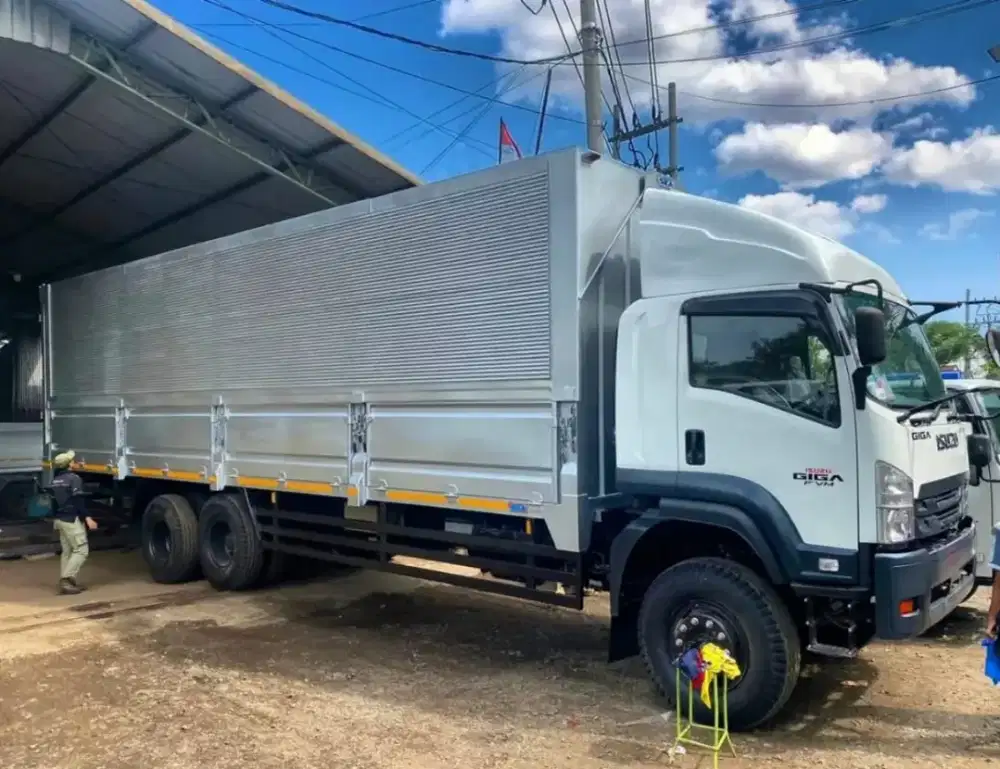 Isuzu NMR L BOX BESI