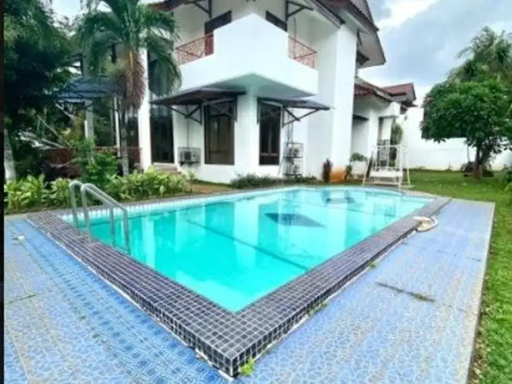 Disewakan Ruang Usaha, 2 lantai , Luas 400m2 di Kemang Timur Raya
