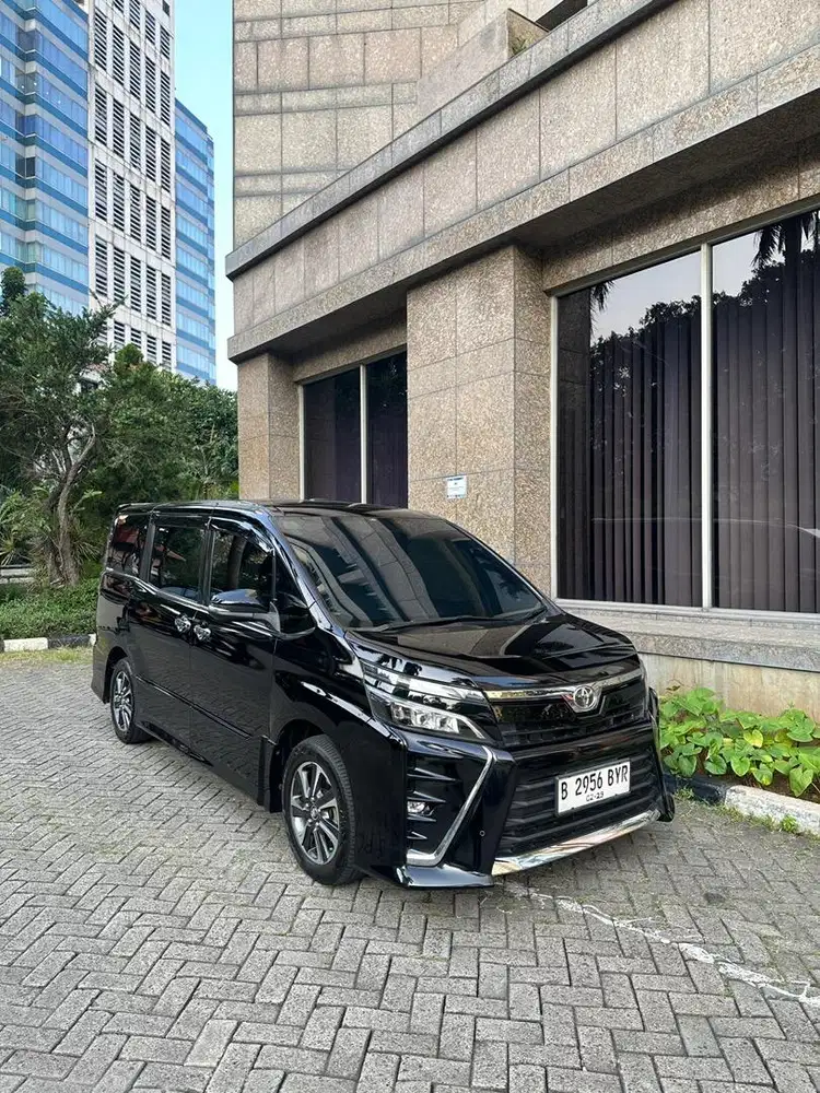 Toyota Voxy 2019