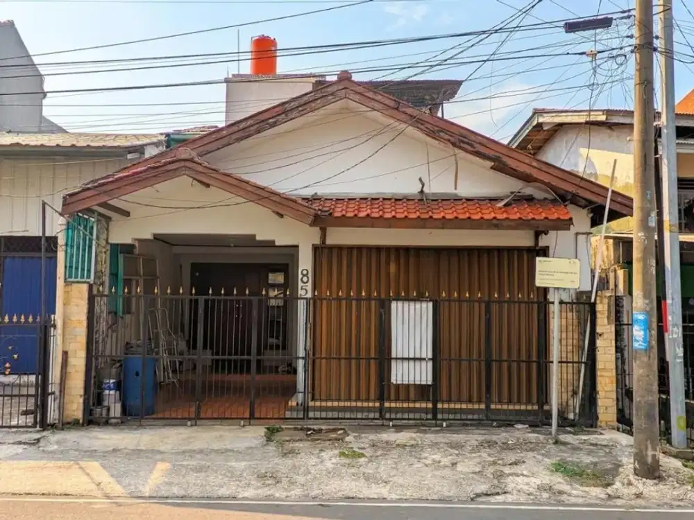 Rumah Cocok untuk Usaha, di Jalan Utama, Duren Sawit