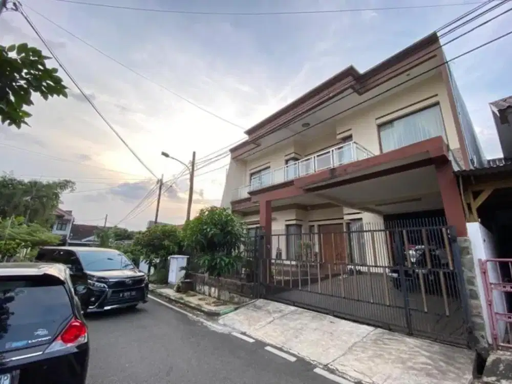 Rumah Strategis di Permata Timur, Duren Sawit, Jakarta Timur