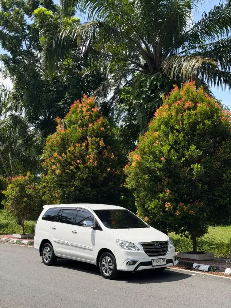 Toyota Kijang inova 2.5 G solar