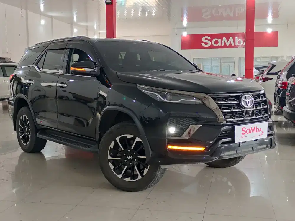 TOYOTA FORTUNER 2.8 GR SPORT DIESEL AT 2022