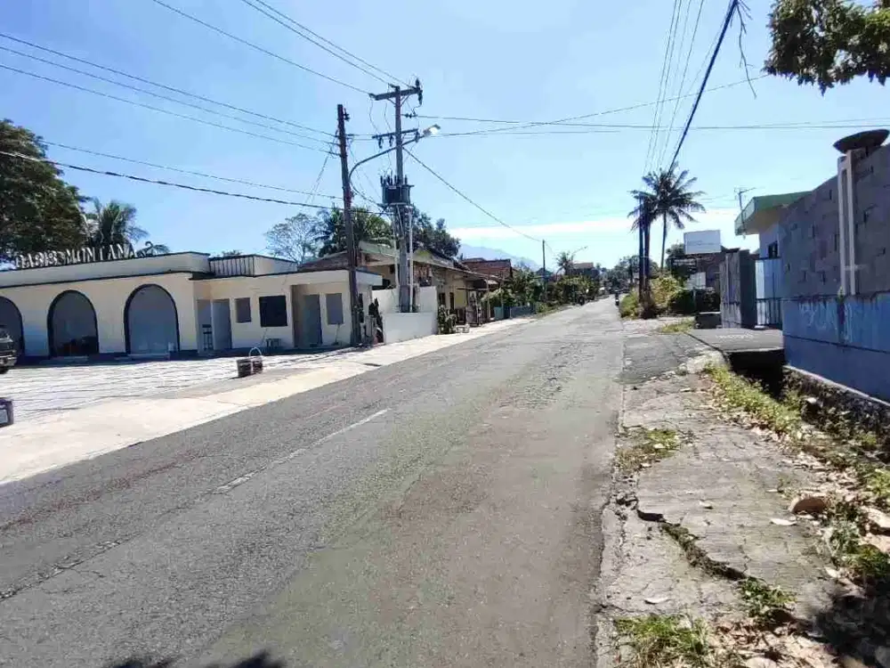 Tanah 2 menit Kampus UII Sleman Jogja cocok bangun Kost atau Homestay