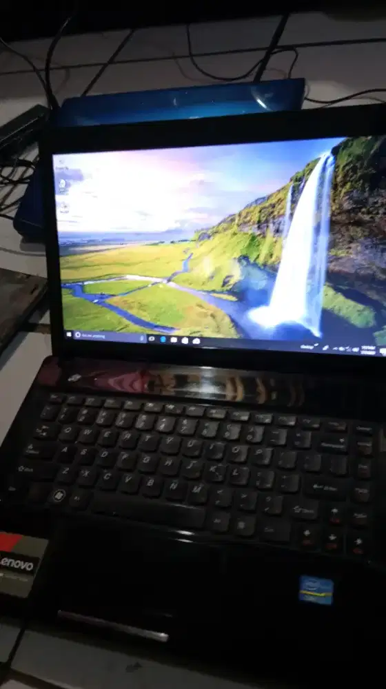 Jual laptop Lenovo i3