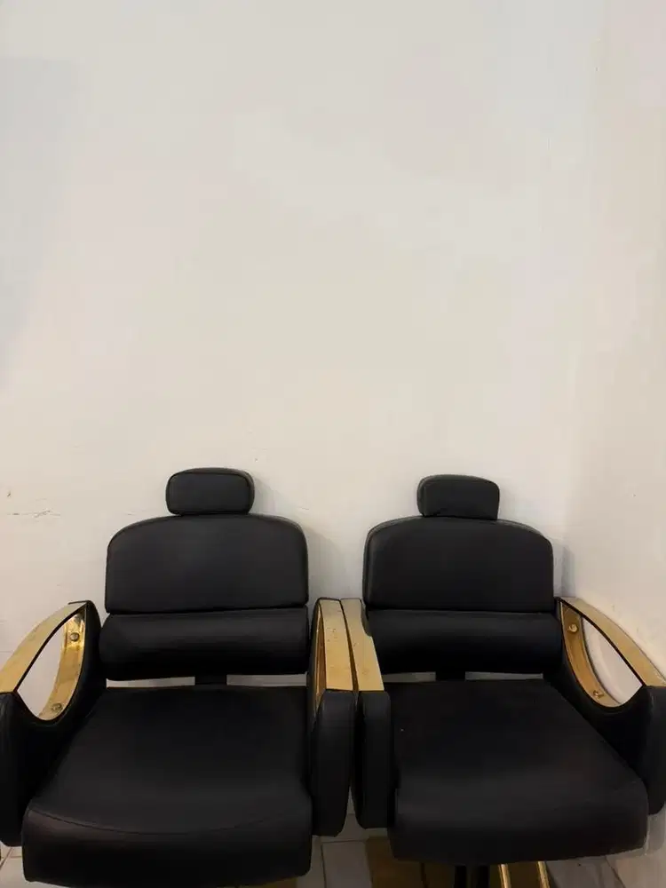 Cutting hair sofa chair