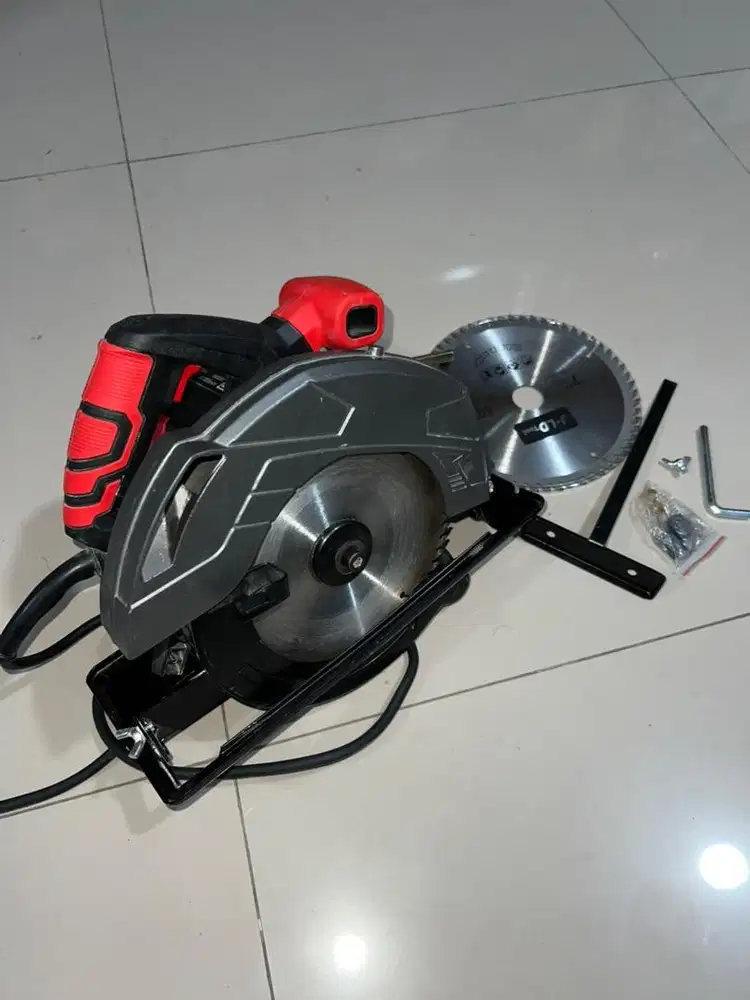 DIJUAL MESIN GERGAJI KAYU