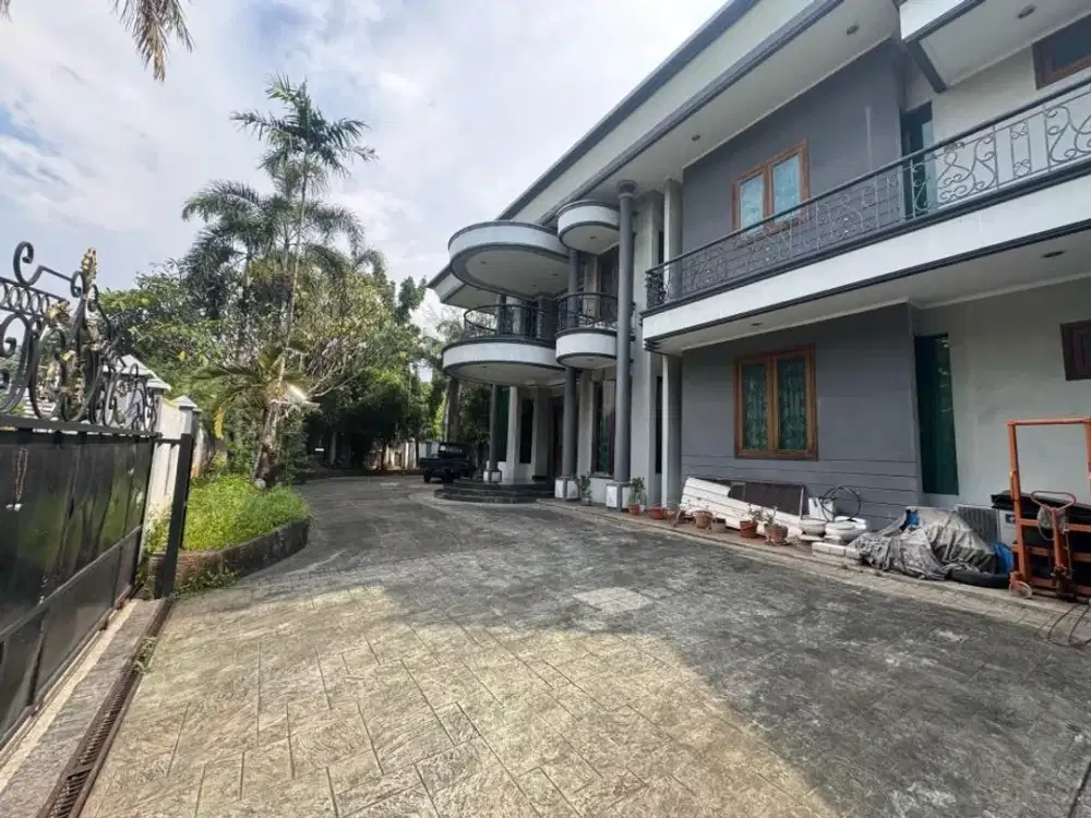 Rumah Mewah Hoek Puri Indah 806M² SHM | 2 Menit Lippo Mall Puri