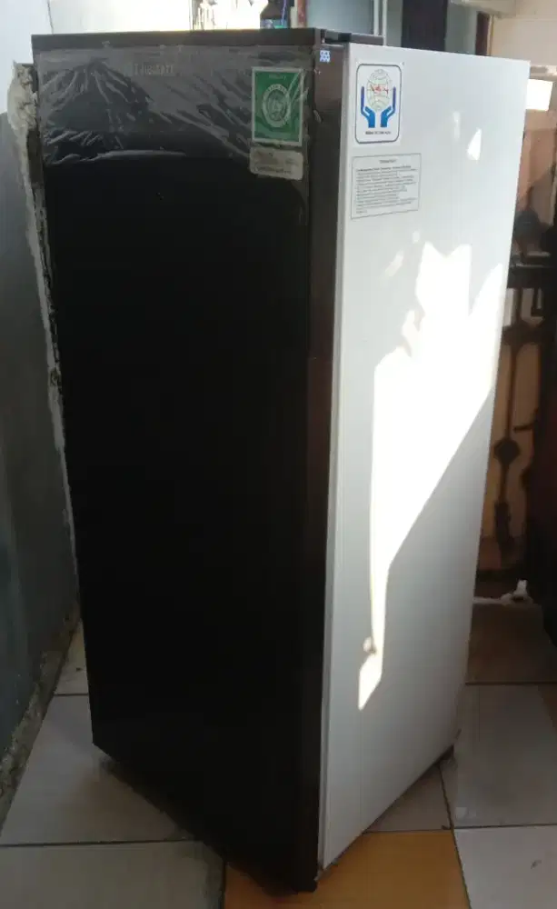 Jual Freezer 6 Rak, Merek Frigigate, Jamin dingin dan cepat buat es
