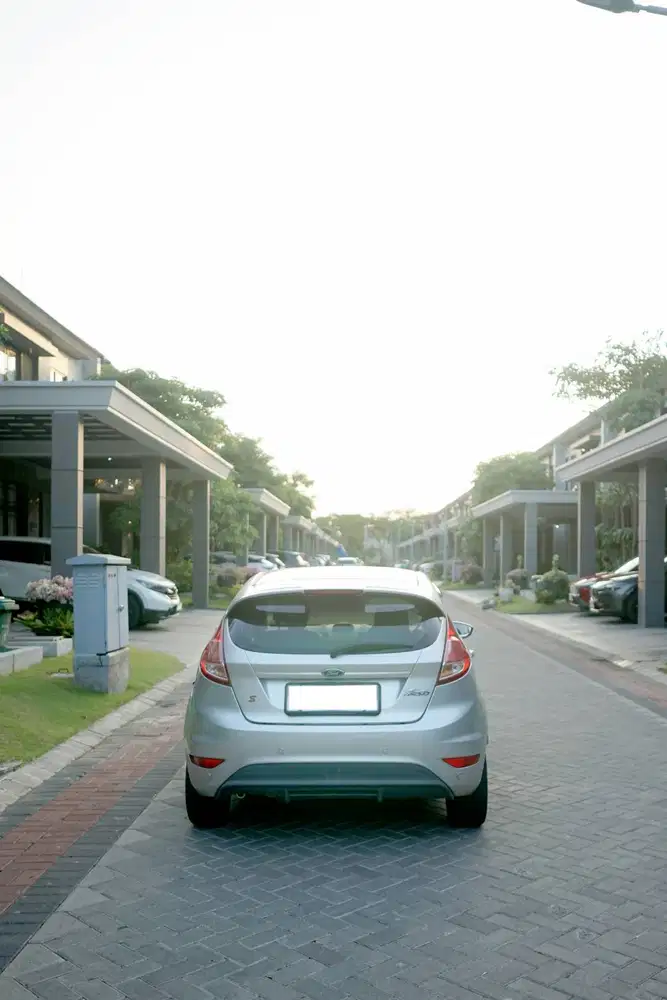Ford Fiesta S1.5L Silver 2014 - Low KM