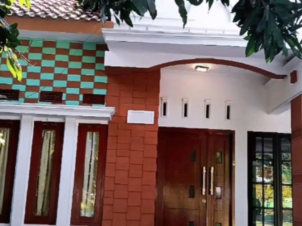 Rumah Deltamas Cikarang Cluster Parthenon Luas 136 Rp 1,1 M 3 KT 2 KM SHM