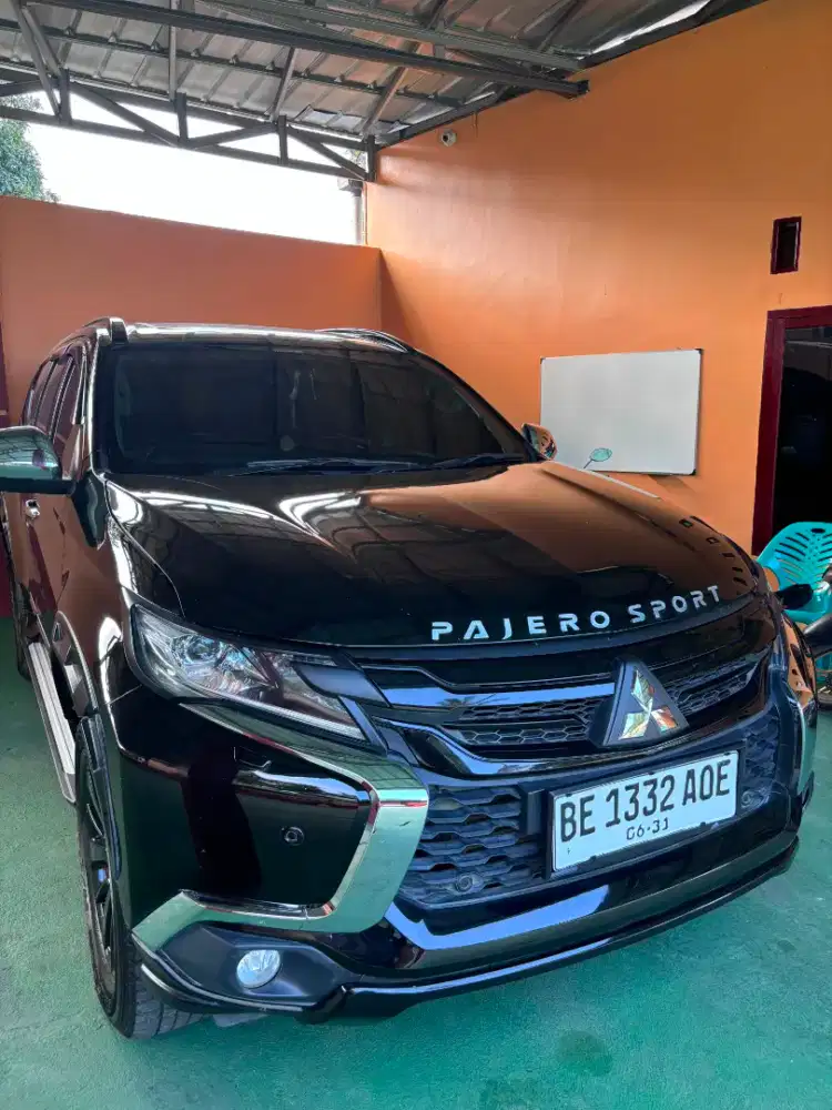 Pajero Sport 4x2 AT Rockford Fosgate Black Edition