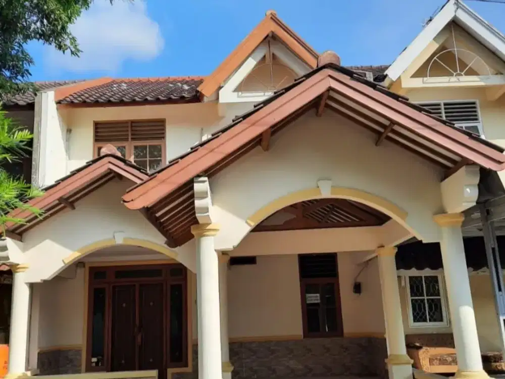 L72. Rumah Disewakan di Cluster Meadow Green Lippo Cikarang