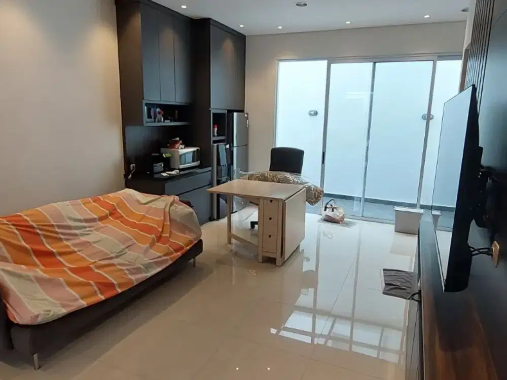 Dijual Rumah Mewah 3 Lantai di Provence Suite, BSD City Lokasi Strategis dan Asri