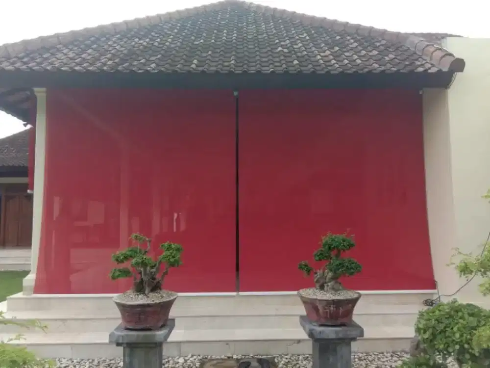 Tirai modern pelindung hujan panas