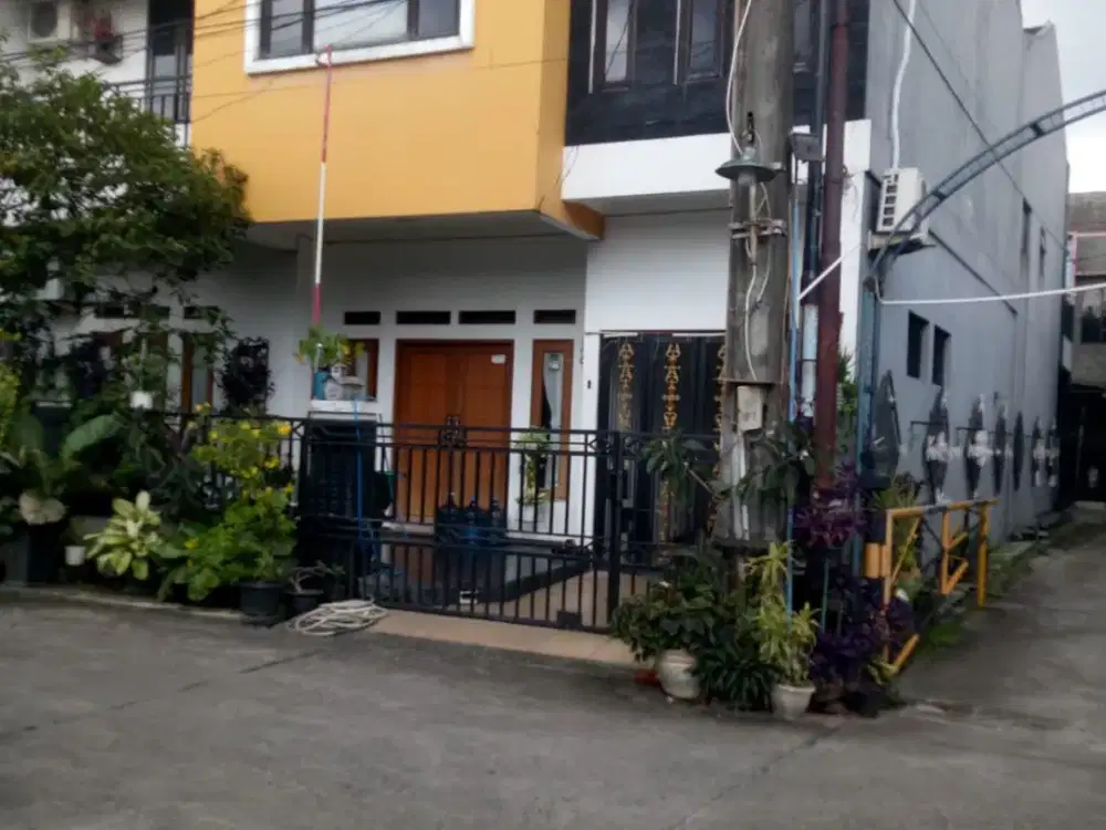 Dijual Cepat Rumah Hook 2 Lantai di Pondok Melati, Bekasi