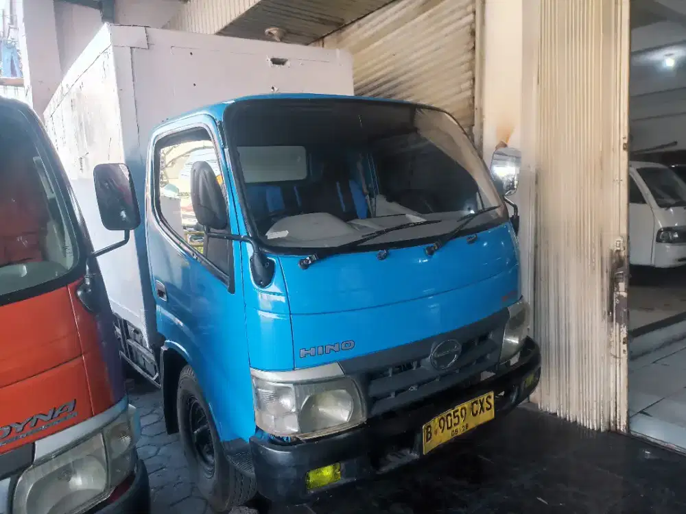 Hino Dutro 110SD BOX Tahun 2018 Diesel, Euro 2