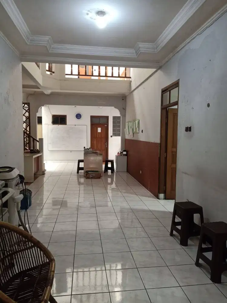 Disewakan Rumah Lokasi Strategis Mainroad Antapani Bandung