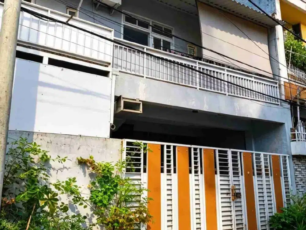 Dijual Murah Rumah 2 Lantai Dekat kampus UPN di Gunung Anyar Surabaya