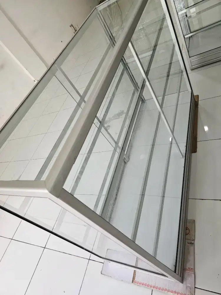 Aluminium murah show case etalase kaca rak serbaguna multifungsi