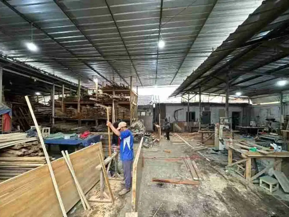 Disewakan Gudang Ex Workshop Lokasi Startegis di Ciputat Bintaro Tangerang Selatan