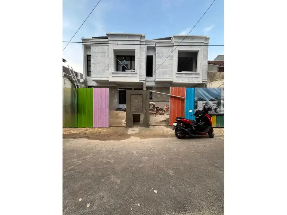 Rumah Baru Siap Huni di Pondok Bambu – Carport 2 Mobil, Bebas Banjir ZN79