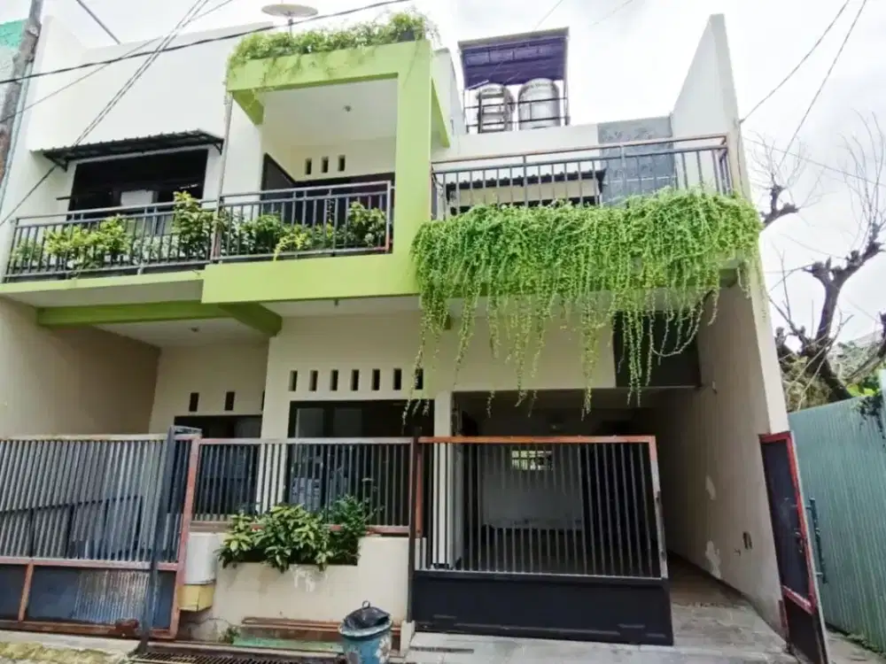 Rumah di Nginden Baru