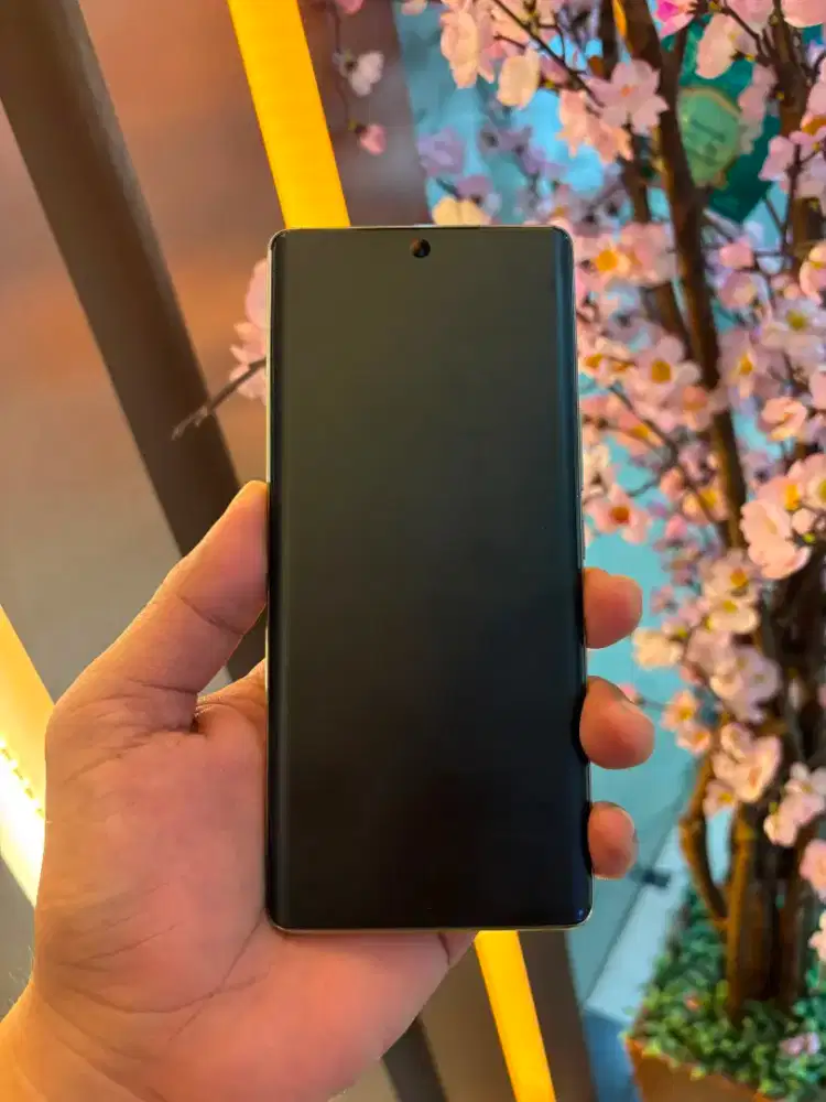 Infinix note 40 pro+ 5G.  Green