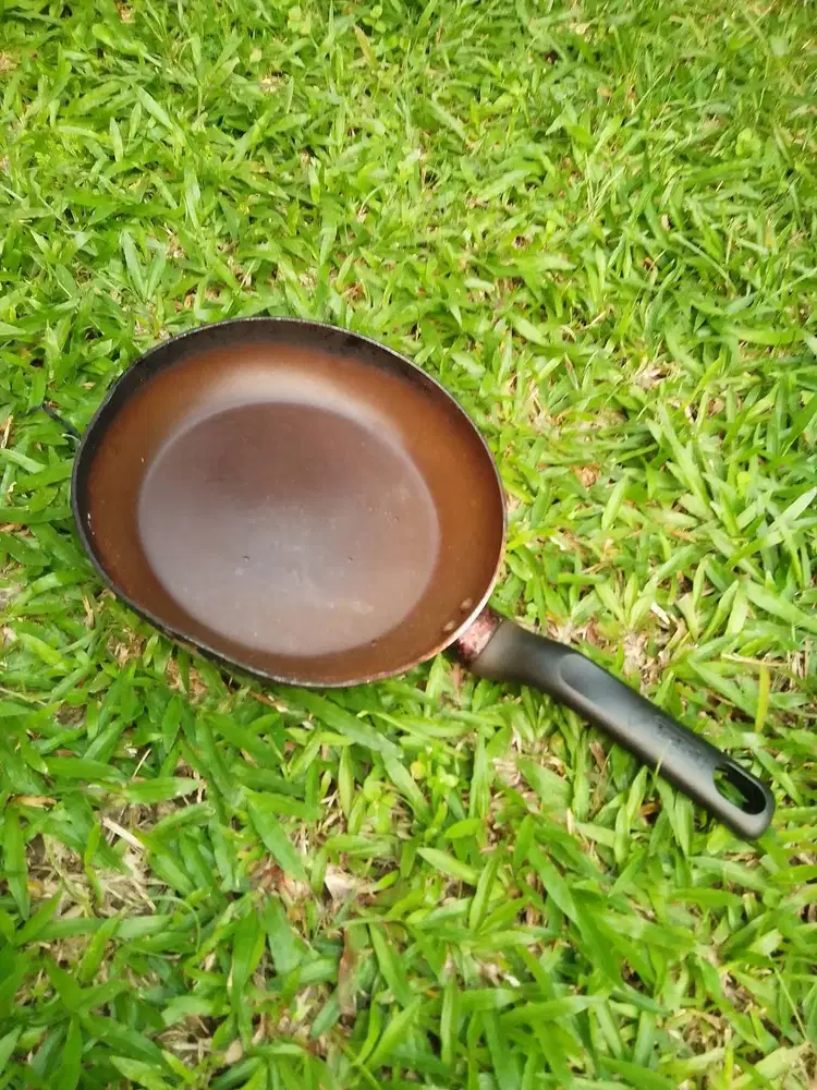 Wajan Tefal Teflon Diameter 24 CM Tinggi 5 CM Sautepan Frypan Bekas