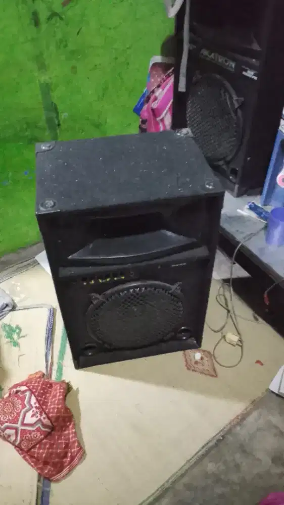 Speaker aktif besar