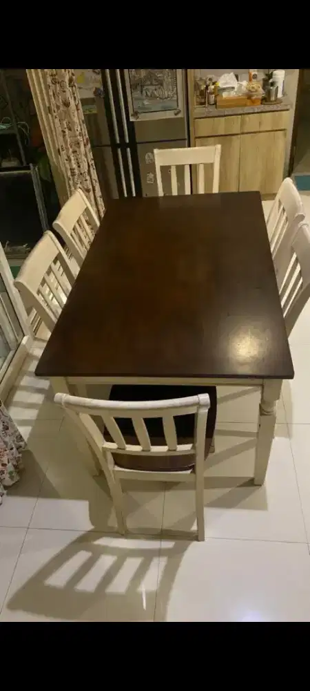 Meja makan komplit kursi informa