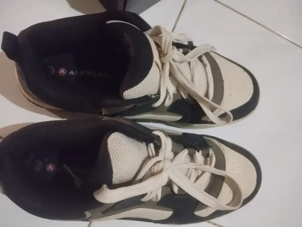 Di jual sepatu airwalk