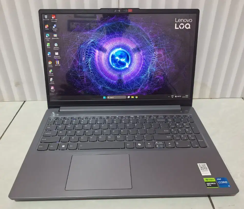 Lenovo LOQ 15IAX9E ( Garansi On Sampe Oktober 2027 )