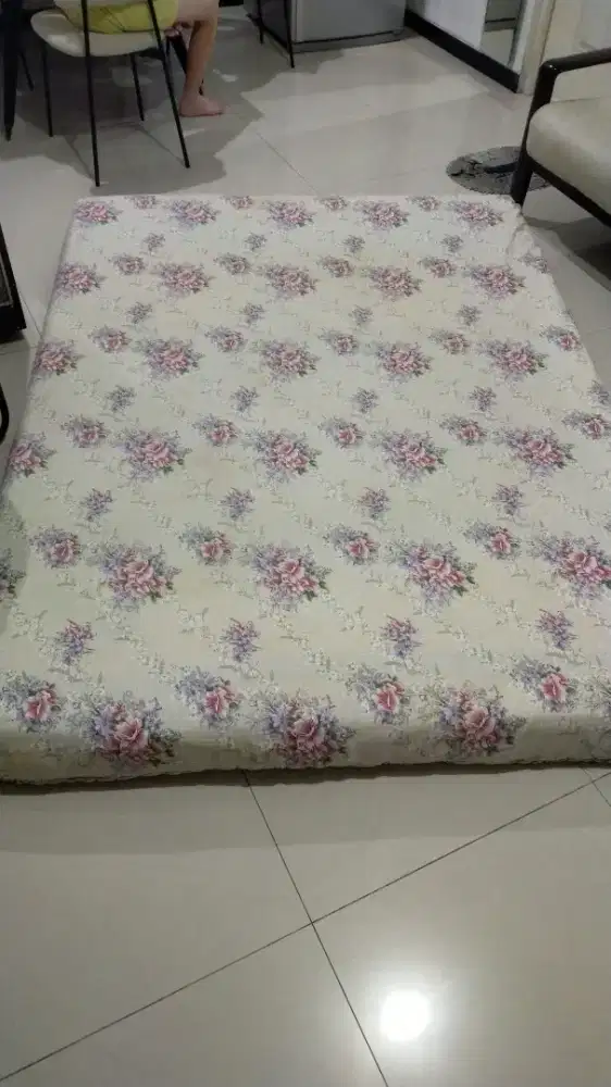 Kasur spon uk 160x200 tinggi 15 masih bagus bisa nego