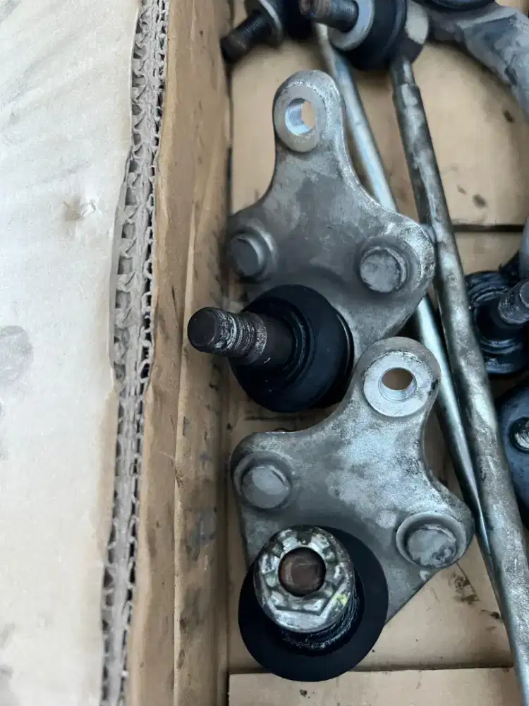 Sparepart Bekas ORI Harrier 2014