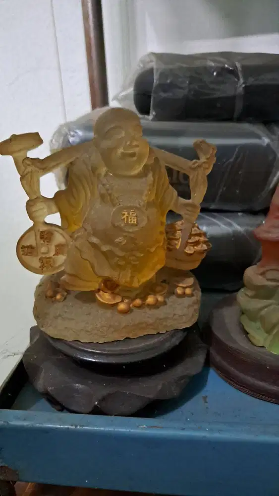 Patung Buddha Mini Antik. Dekorasi Damai dan Elegan.