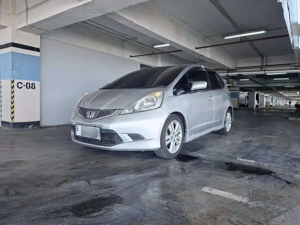 HONDA JAZZ RS AT MATIC 2011 ABU-ABU KONDISI TERAWAT !!