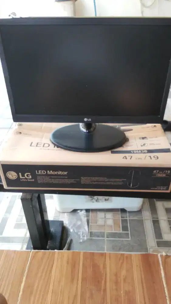 Di Jual Monitor Komputer LG 19M18A