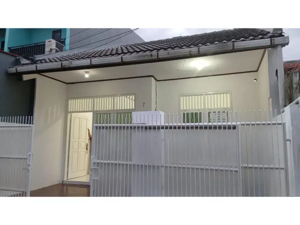 Rumah Strategis Pondok Kelapa – SHM, Siap Huni, Harga Terjangkau 1,1 M AC45