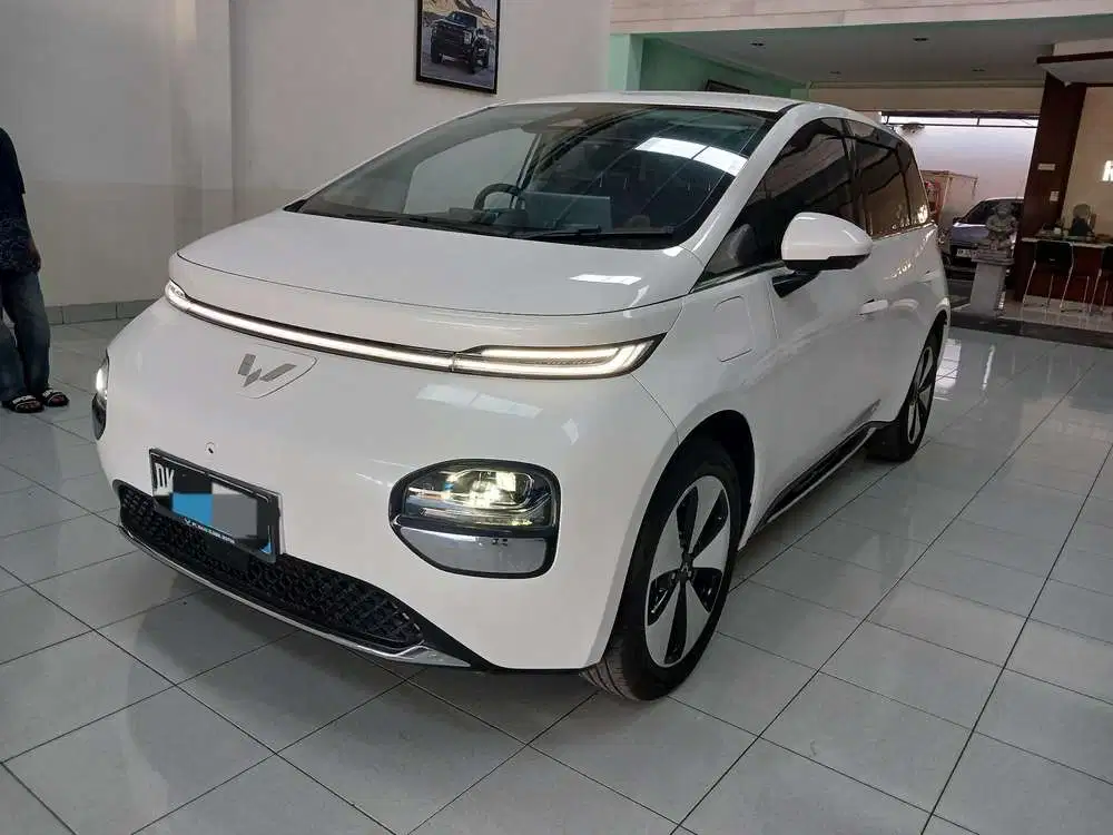 Wuling Cloud EV 2024 Putih A/T