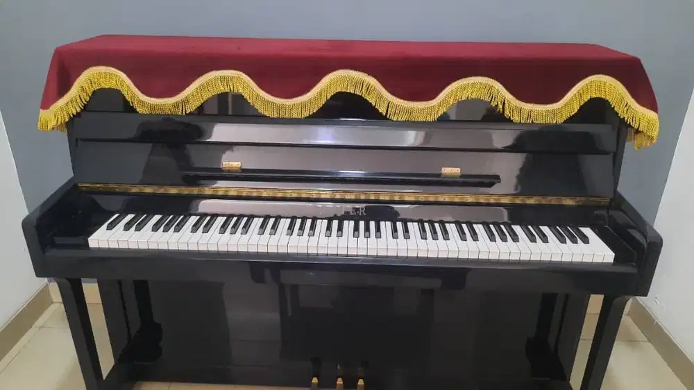 Jual Piano Upright Foster 110 Bekas – Suara Hangat, Kondisi mulus.