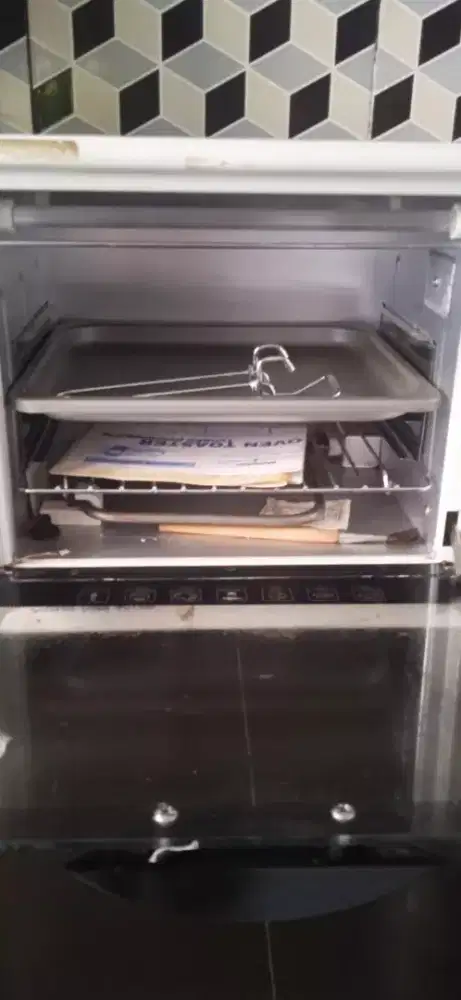 Oven listrik merk Maspion type MOT 600 putih