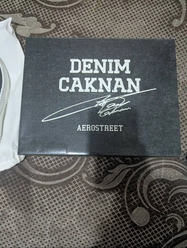 Sepatu aerostreet
