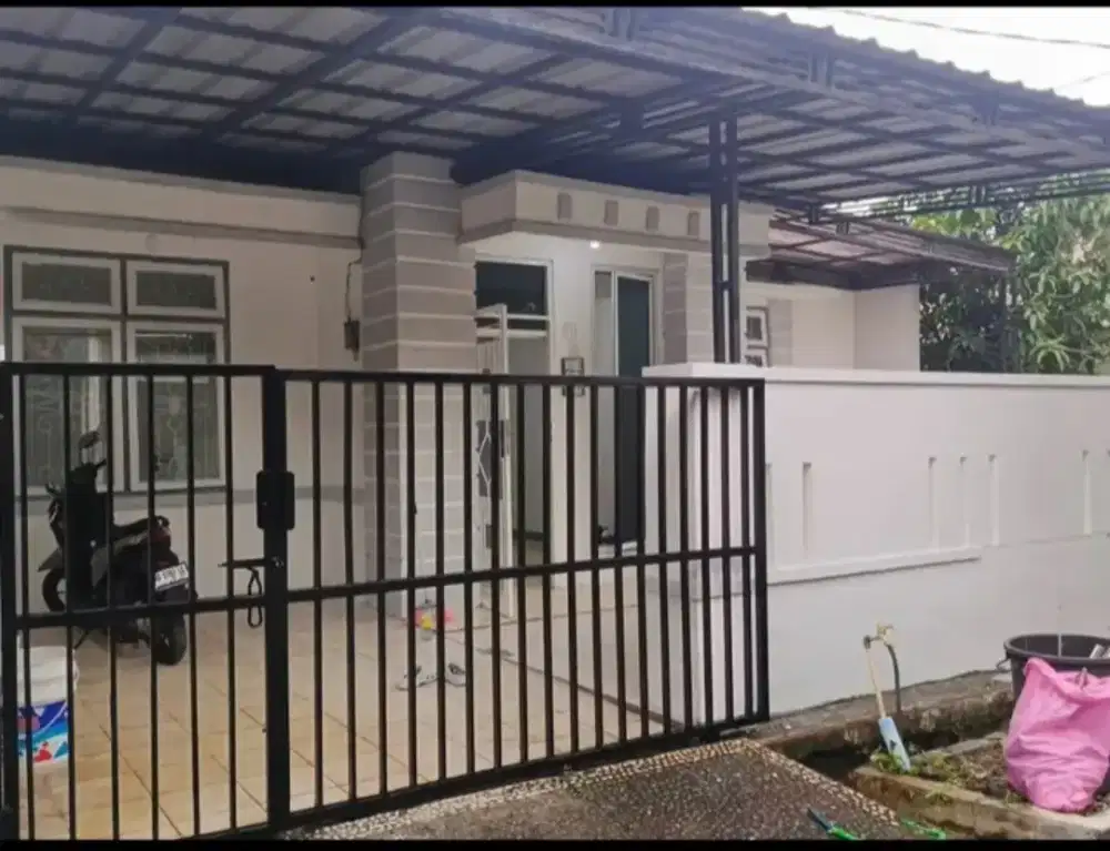Jual rumah hook di komplek THB.. Rw25