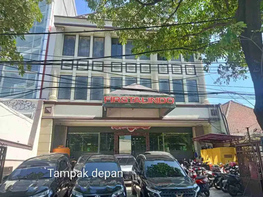 disewakan murah gedung komersial 4 lantai Raya Sulawesi dekat Gubeng raya parkir luas