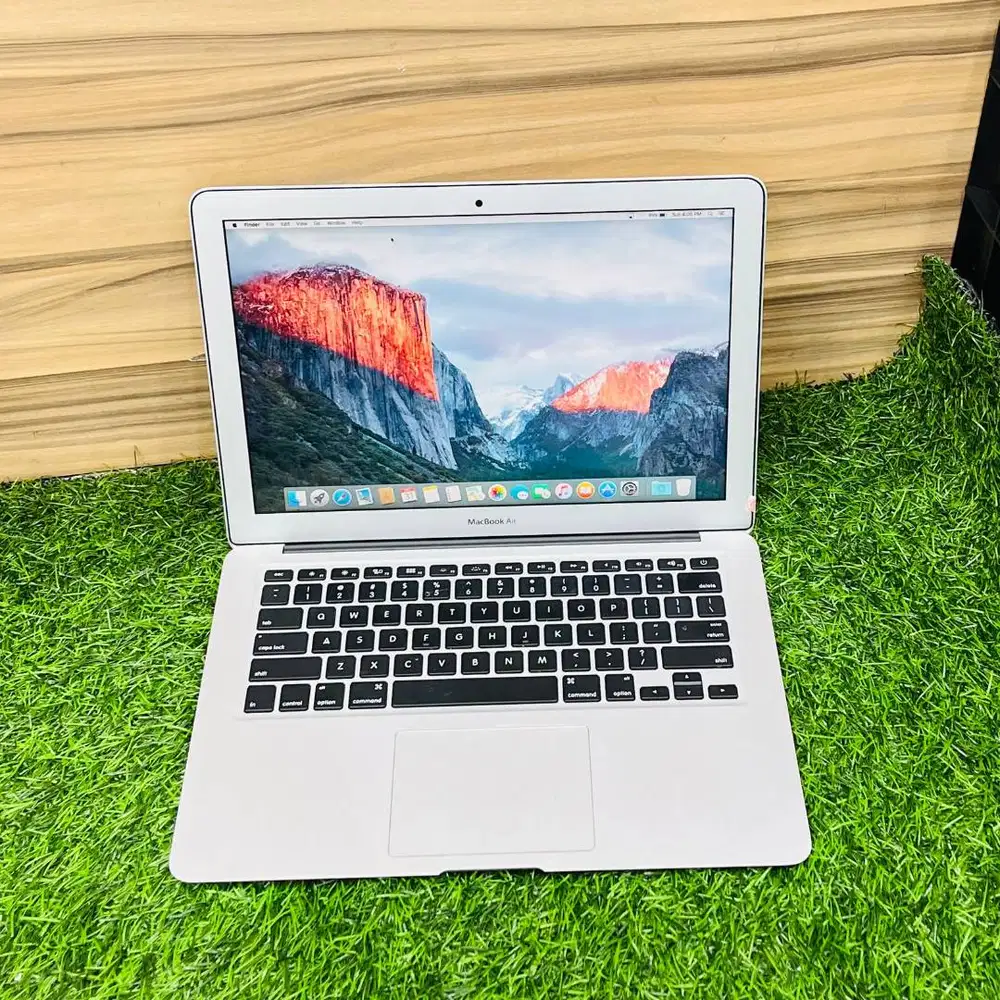 Macbook Air 2017 Intel Core i7 Ram 8GB Layar 13inch N-DC