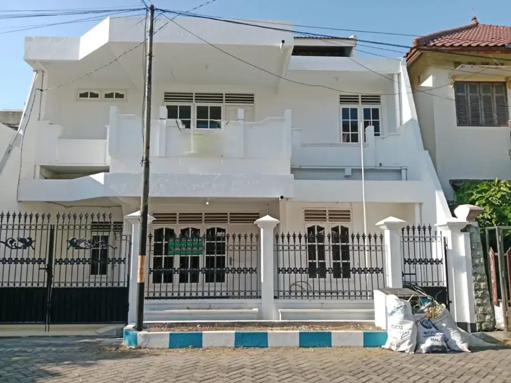 Disewakan rumah 2 lantai di perum deltasari indah (NN)