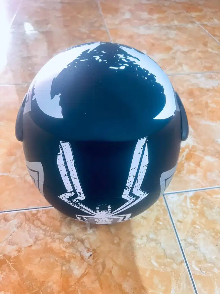 Jual helm + aki motor