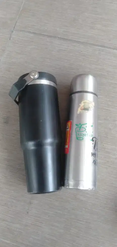 Di jual termos air panas ,air dingin ada 2 buah murah meriah